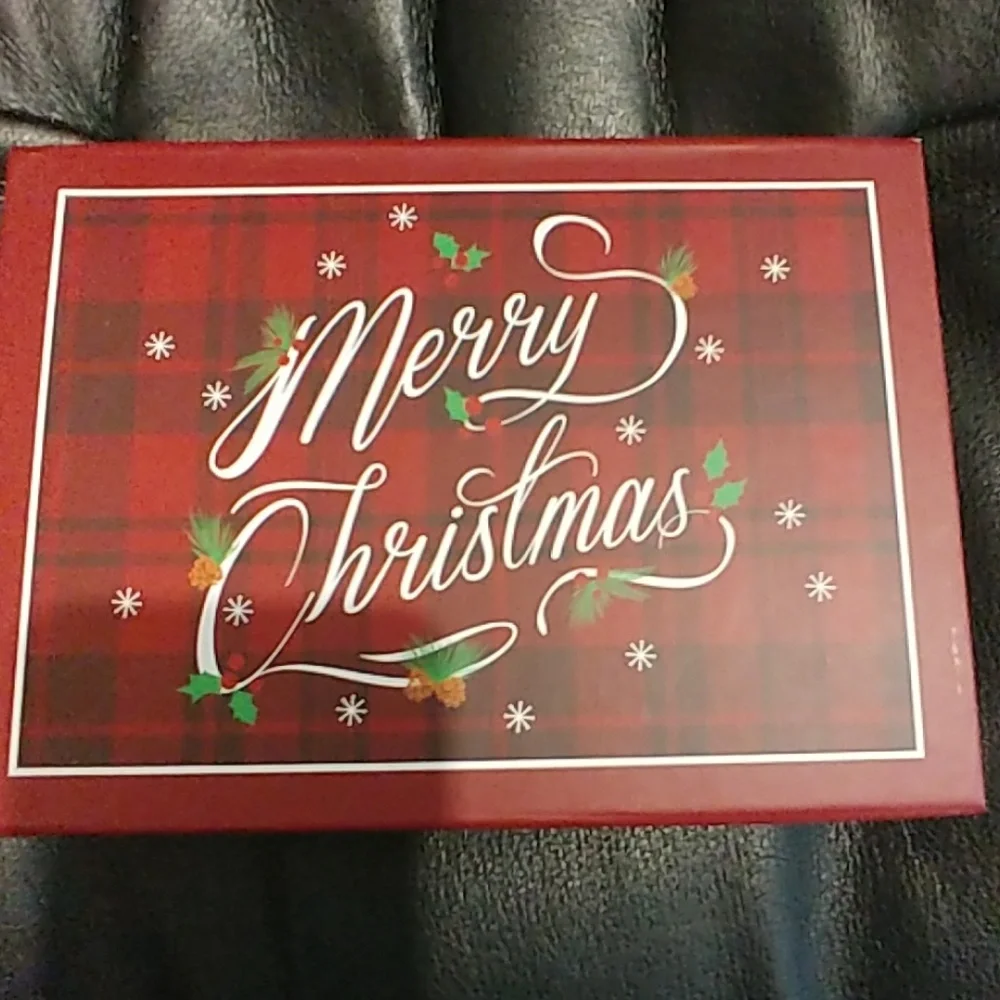 Christmas Cards, 18 with envelopes